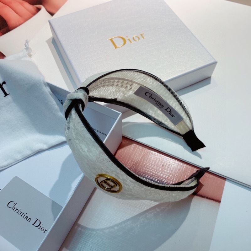 CHRISTIAN DIOR